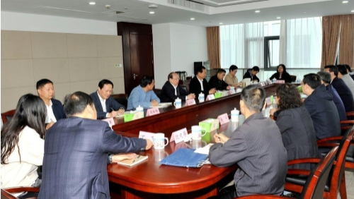 省文聯(lián)黨組成員、副主席劉軒明一行來省檔案館交流研討機(jī)關(guān)黨建工作